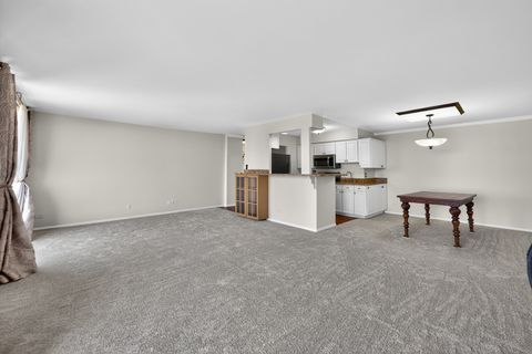 Tiny photo for 40 N Tower Road #9K, Oak Brook, IL 60523 (MLS # 12559398)