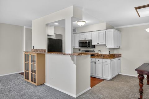 Tiny photo for 40 N Tower Road #9K, Oak Brook, IL 60523 (MLS # 12559398)