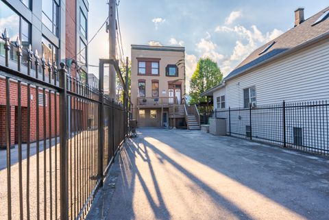 2014 N Whipple Street Chicago IL 60647