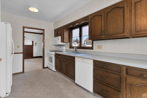 Tiny photo for 306 W Madison Street, Belvidere, IL 61008 (MLS # 12601337)