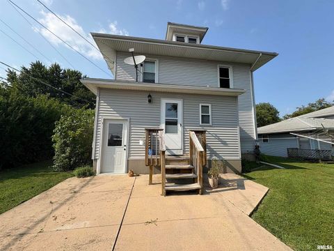 17 E 5th Street, Milledgeville, IL 61051 - #: QC4267089