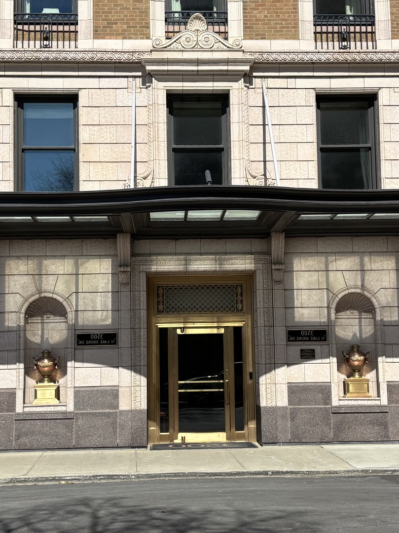 3500 N LAKE SHORE Drive 6D