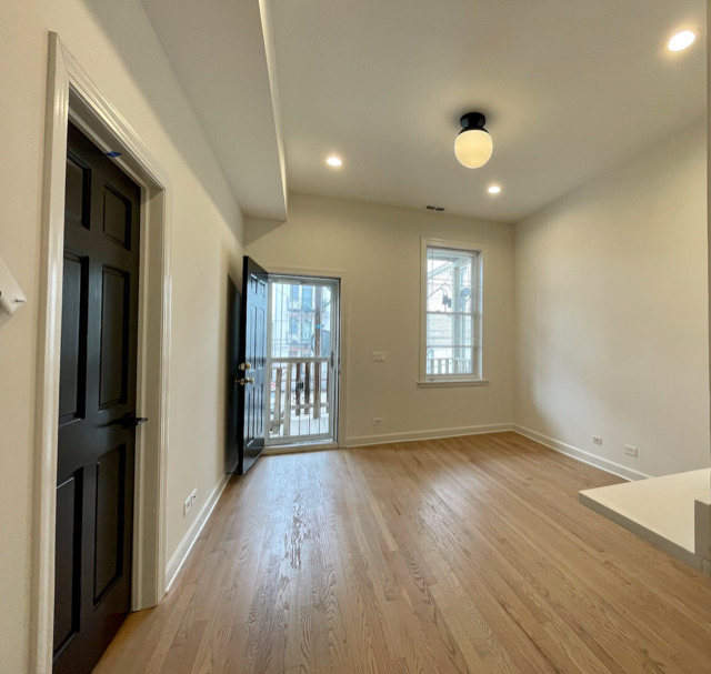 1637 W Huron Street 2R
