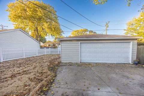 Tiny photo for 1611 W Glenwood Avenue, Joliet, IL 60435 (MLS # 12559992)