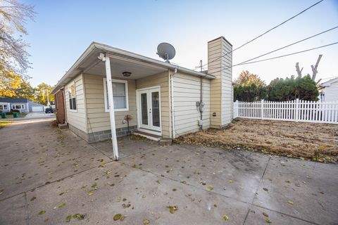 Tiny photo for 1611 W Glenwood Avenue, Joliet, IL 60435 (MLS # 12559992)