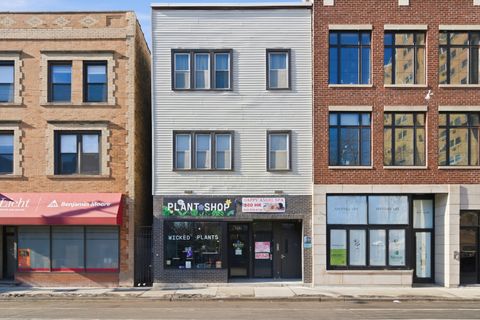 3240 N Clark Street Chicago IL 60657