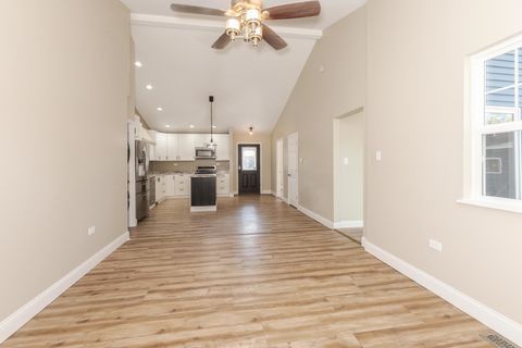 Tiny photo for 510 E Elm Street, Chatsworth, IL 60921 (MLS # 12493554)