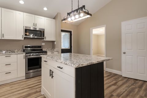 Tiny photo for 510 E Elm Street, Chatsworth, IL 60921 (MLS # 12493554)