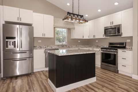 Tiny photo for 510 E Elm Street, Chatsworth, IL 60921 (MLS # 12493554)