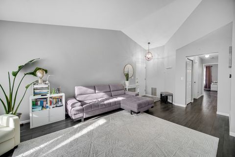 Tiny photo for 1471 Fairlane Drive #2A, Schaumburg, IL 60193 (MLS # 12518721)