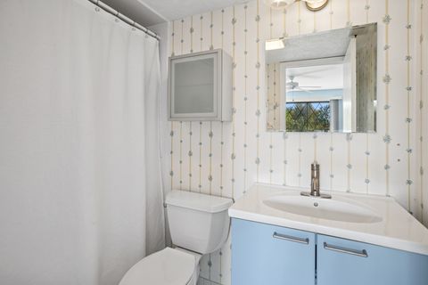 Tiny photo for 915 N York Road #605, Elmhurst, IL 60126 (MLS # 12484779)