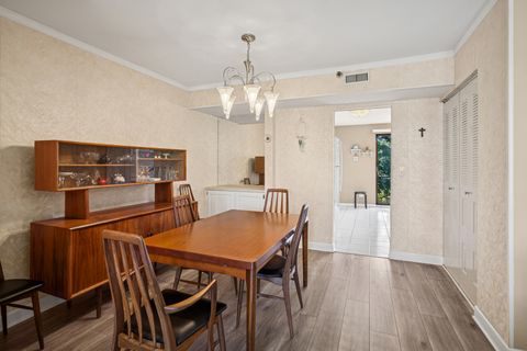 Tiny photo for 915 N York Road #605, Elmhurst, IL 60126 (MLS # 12484779)