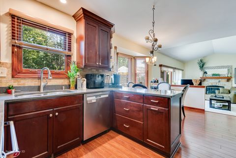Tiny photo for 15 Thompson Court, Buffalo Grove, IL 60089 (MLS # 12485238)