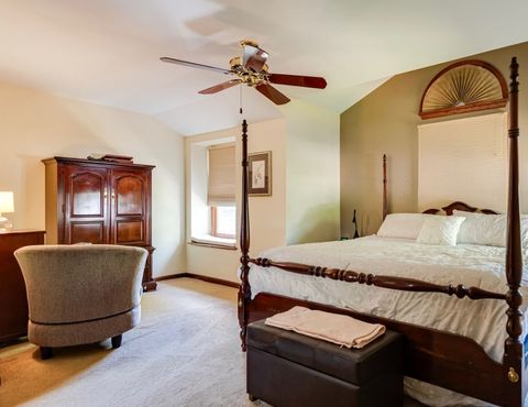 Tiny photo for 15 Thompson Court, Buffalo Grove, IL 60089 (MLS # 12485238)