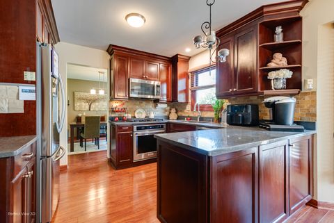Tiny photo for 15 Thompson Court, Buffalo Grove, IL 60089 (MLS # 12485238)