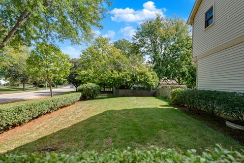 Tiny photo for 15 Thompson Court, Buffalo Grove, IL 60089 (MLS # 12485238)