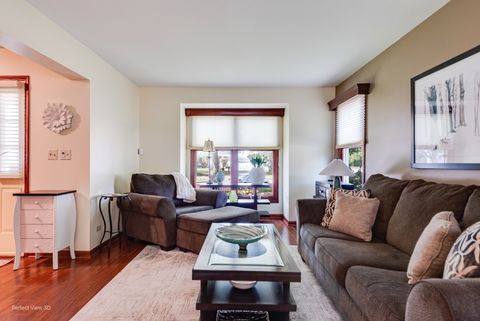Tiny photo for 15 Thompson Court, Buffalo Grove, IL 60089 (MLS # 12485238)