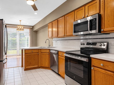 Tiny photo for 16612 Knottingwood Avenue, Oak Forest, IL 60452 (MLS # 12773080)
