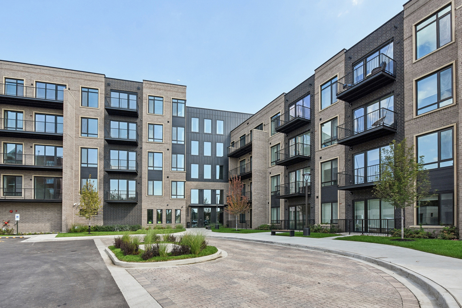 Photo 1 of 44 — 6633 N Milwaukee Avenue 417, Niles, IL 60714