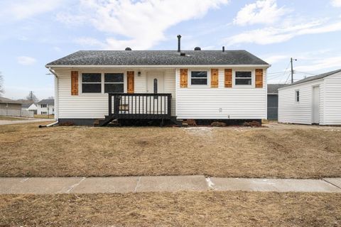 Photo of 392 33rd Avenue Court, East Moline, IL 61244 (MLS # 12550186)