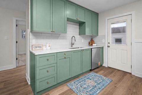 Tiny photo for 392 33rd Avenue Court, East Moline, IL 61244 (MLS # 12550186)