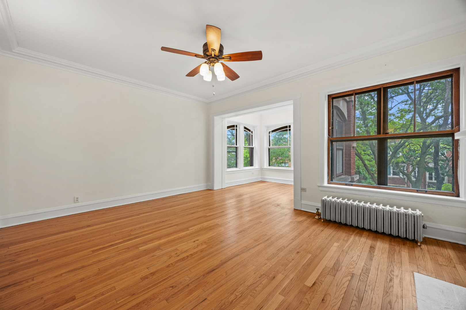 1223 E Hyde Park Boulevard 3