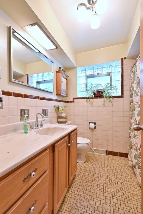 Tiny photo for 6403 N New England Avenue, Chicago, IL 60631 (MLS # 12464554)