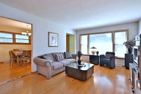Tiny photo for 6403 N New England Avenue, Chicago, IL 60631 (MLS # 12464554)