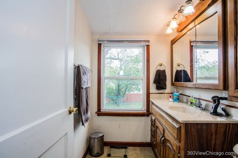 Tiny photo for 1222 Cleveland Street, Lockport, IL 60441 (MLS # 12635331)