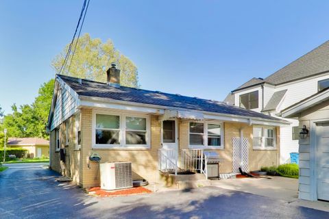 Tiny photo for 458 W Alma Street, Elmhurst, IL 60126 (MLS # 12616032)