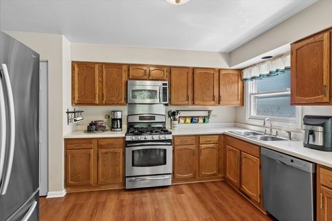 Tiny photo for 72 Julie Lane, Vernon Hills, IL 60061 (MLS # 12641324)
