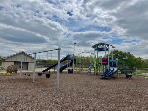 Tiny photo for 72 Julie Lane, Vernon Hills, IL 60061 (MLS # 12641324)