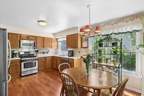 Tiny photo for 72 Julie Lane, Vernon Hills, IL 60061 (MLS # 12641324)