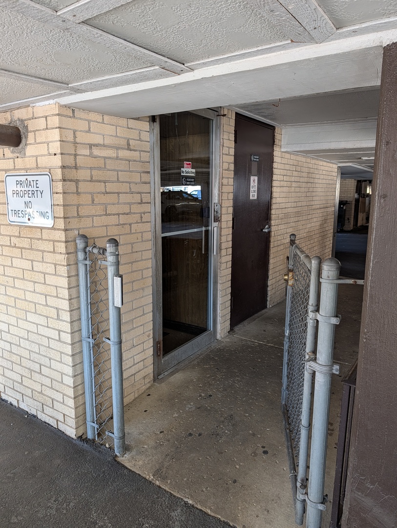 8245 W BELMONT Avenue 4L