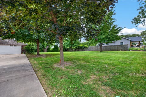 Tiny photo for 1406/1408 S East Street, Bloomington, IL 61701 (MLS # 12712554)