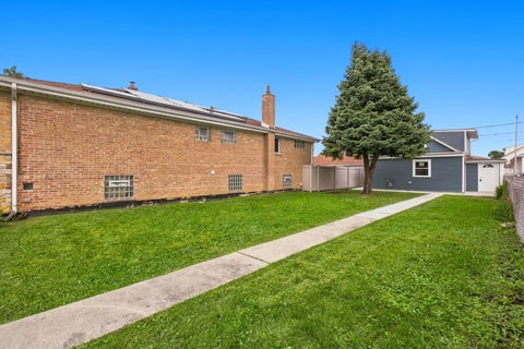 Tiny photo for 6007 S Monitor Avenue, Chicago, IL 60638 (MLS # 12768614)