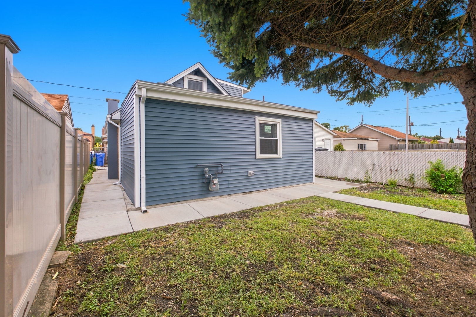 6007 S Monitor Avenue