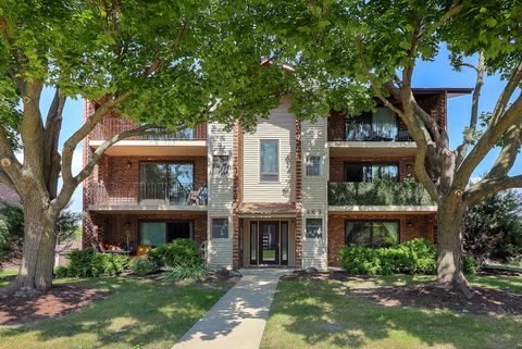 Photo of 468 Valley Drive #100, Naperville, IL 60563 (MLS # 12469584)