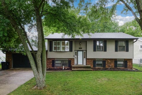 Photo of 103 N Bayberry Court, Bloomington, IL 61704 (MLS # 12702308)