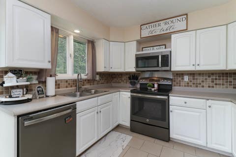 Tiny photo for 103 N Bayberry Court, Bloomington, IL 61704 (MLS # 12702308)