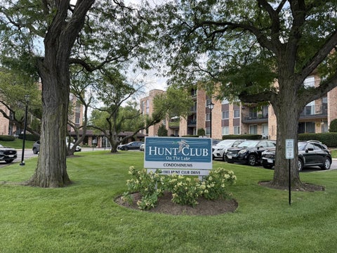 Photo of 1101 S Hunt Club Drive #214, Mount Prospect, IL 60056 (MLS # 12723560)