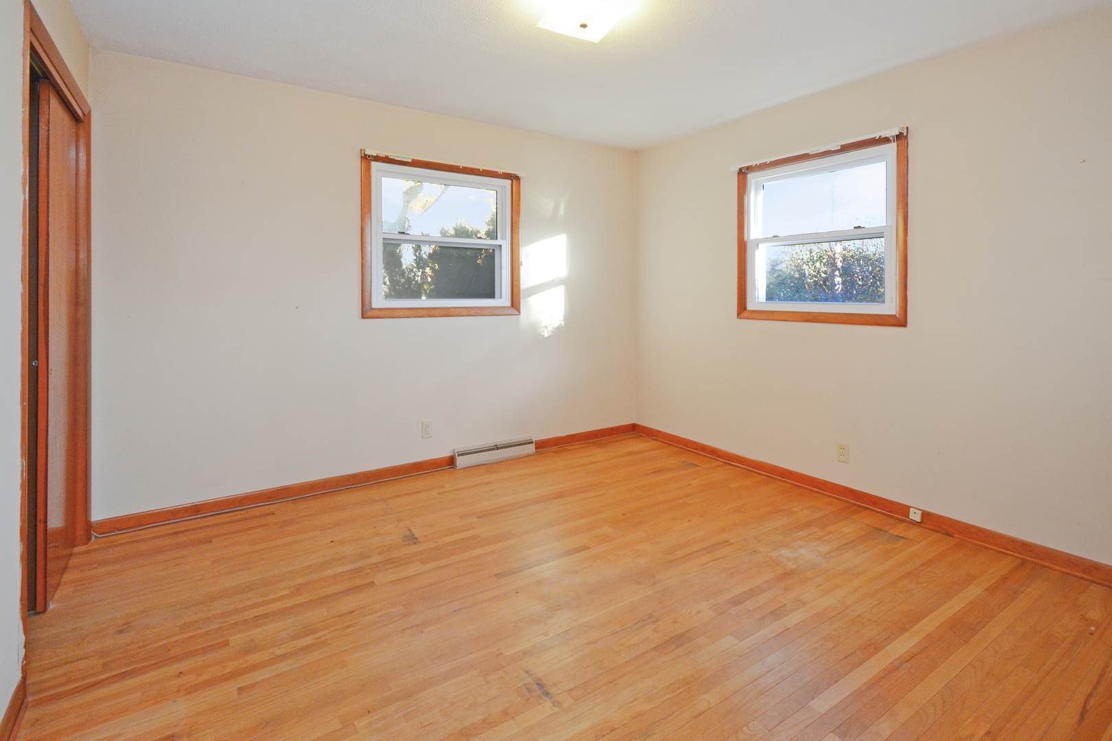 Normal, Illinois 61761, United States, 3 Bedrooms Bedrooms, ,2 BathroomsBathrooms,Residential,Active,242807