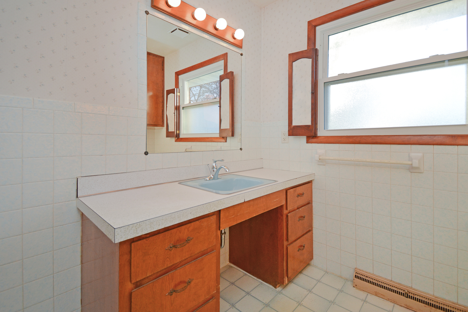 Normal, Illinois 61761, United States, 3 Bedrooms Bedrooms, ,2 BathroomsBathrooms,Residential,Active,242807