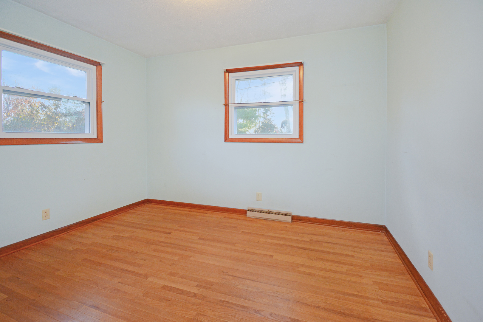 Normal, Illinois 61761, United States, 3 Bedrooms Bedrooms, ,2 BathroomsBathrooms,Residential,Active,242807