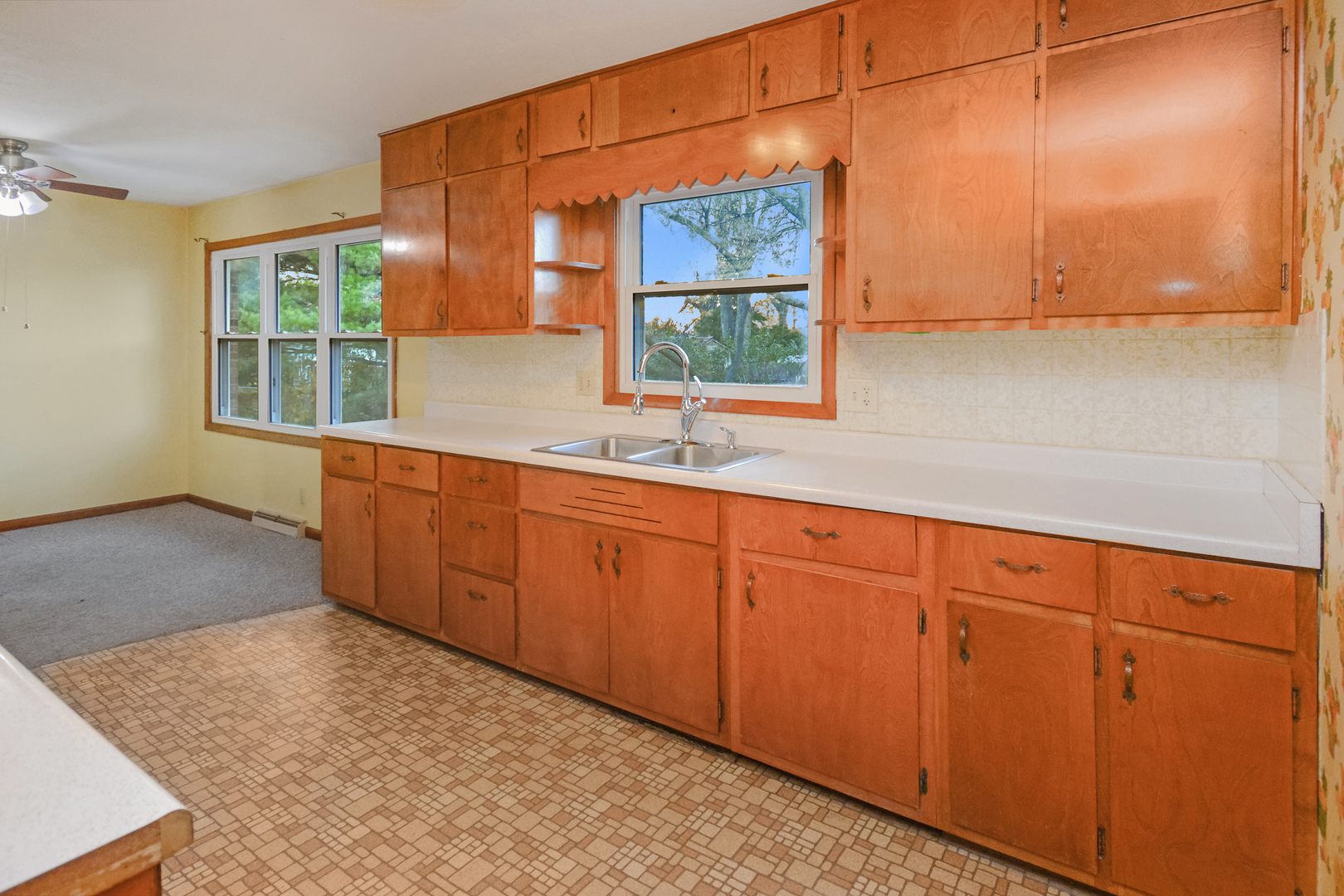 Normal, Illinois 61761, United States, 3 Bedrooms Bedrooms, ,2 BathroomsBathrooms,Residential,Active,242807