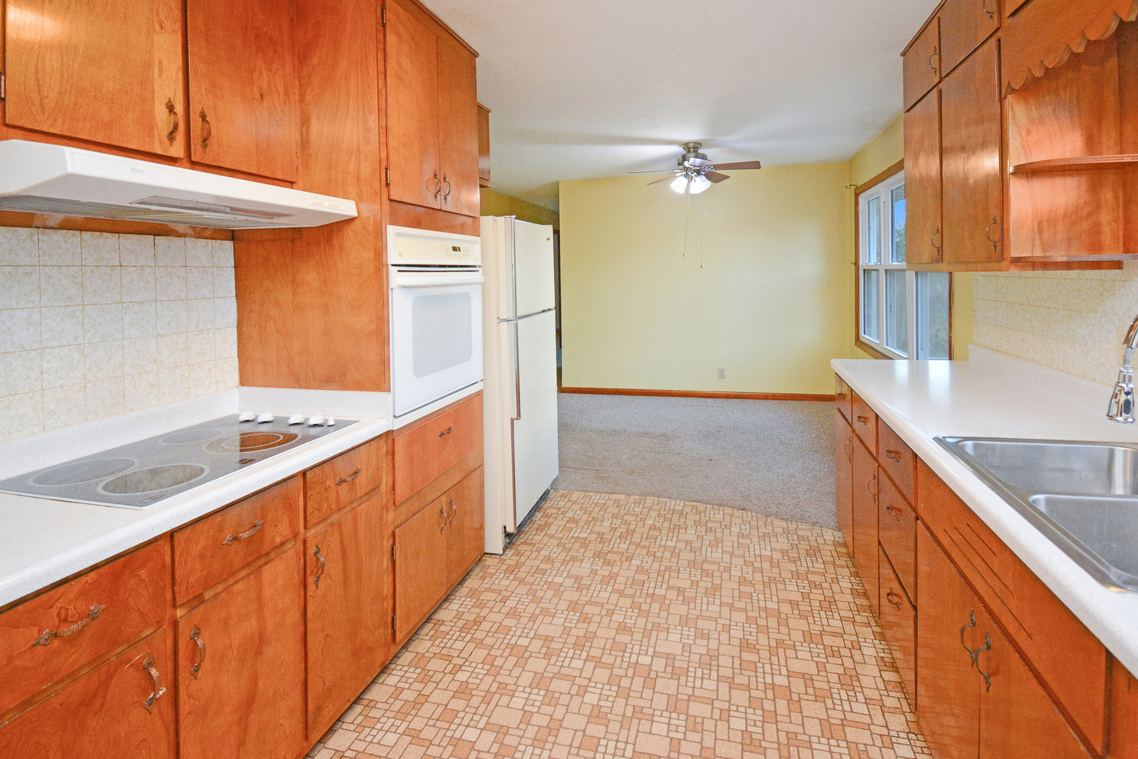 Normal, Illinois 61761, United States, 3 Bedrooms Bedrooms, ,2 BathroomsBathrooms,Residential,Active,242807