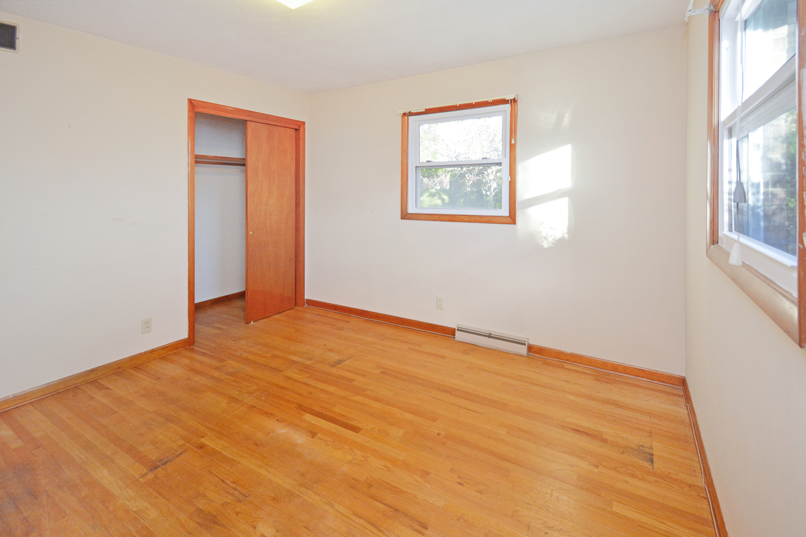 Normal, Illinois 61761, United States, 3 Bedrooms Bedrooms, ,2 BathroomsBathrooms,Residential,Active,242807