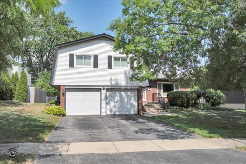 Photo of 16737 Beverly Avenue, Tinley Park, IL 60477 (MLS # 12679599)