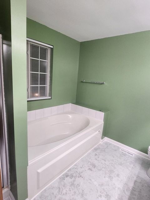 Tiny photo for 316 E Victoria Circle #316, North Aurora, IL 60542 (MLS # 12464976)