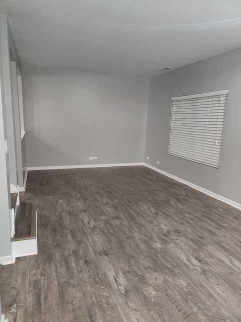 Tiny photo for 316 E Victoria Circle #316, North Aurora, IL 60542 (MLS # 12464976)